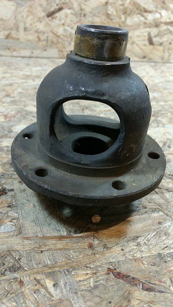 Original GM Opel Opel GT Rekord Differential Käfig Aufnahme NEU