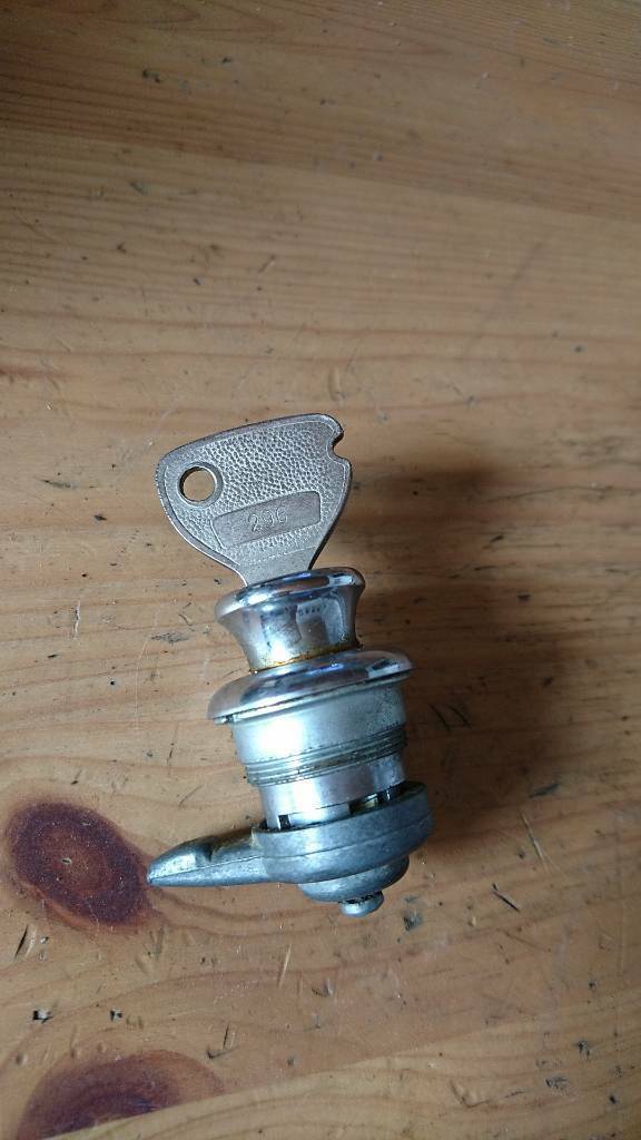 Opel Youngtimer Oldtimer Schloß Schließzylinder Schlüssel 114210