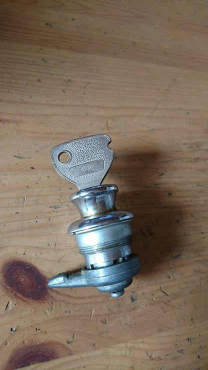 Opel Youngtimer Oldtimer Schloß Schließzylinder Schlüssel 114210
