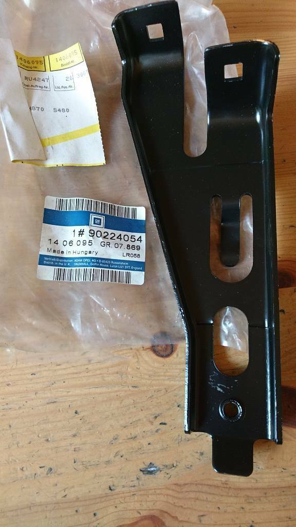 Omega A Halter Stoßstange vorne links Neu Original GM