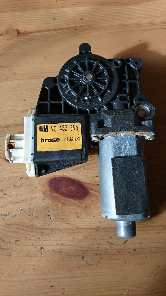 Corsa B Tigra A Fensterheber Motor links Neu Original GM