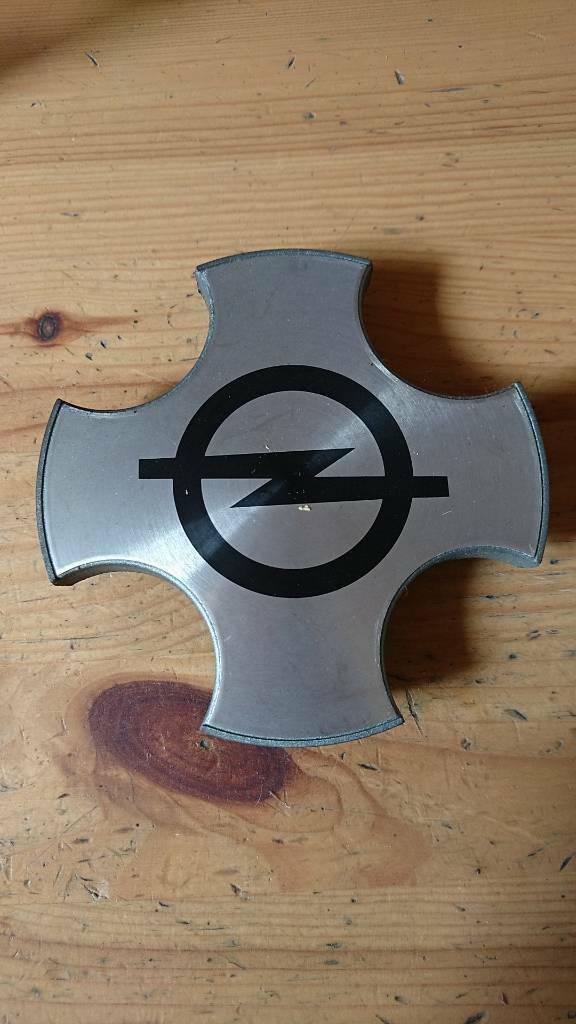 Kadett D E Astra F Radkappe Nabendeckel neu original GM