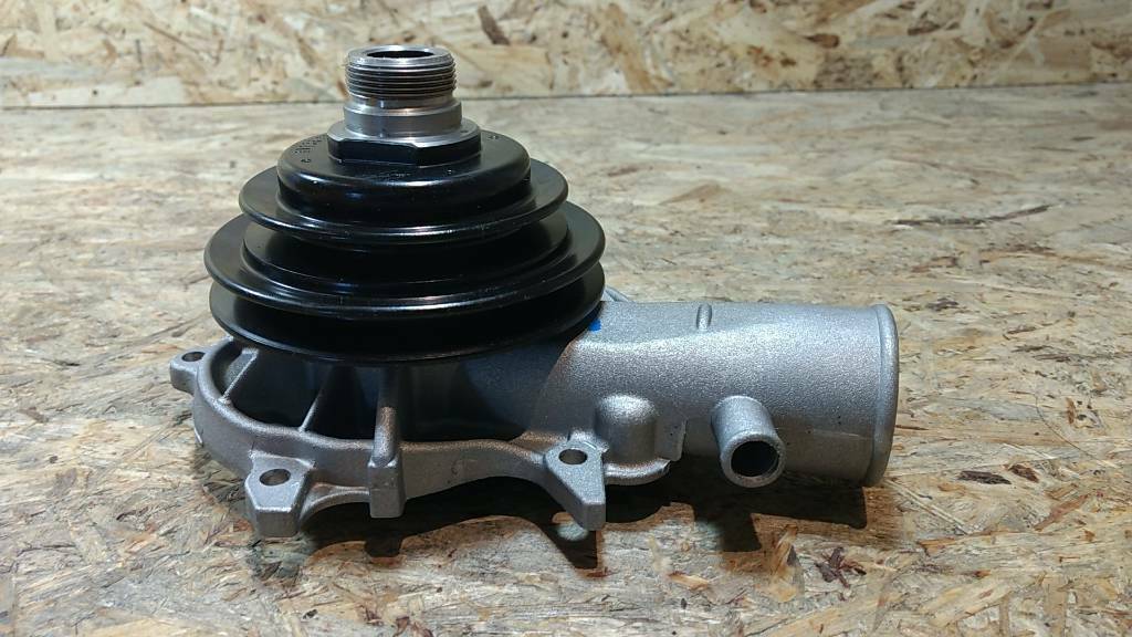 Original GM Opel Ascona B Rekord E Wasserpumpe NEU