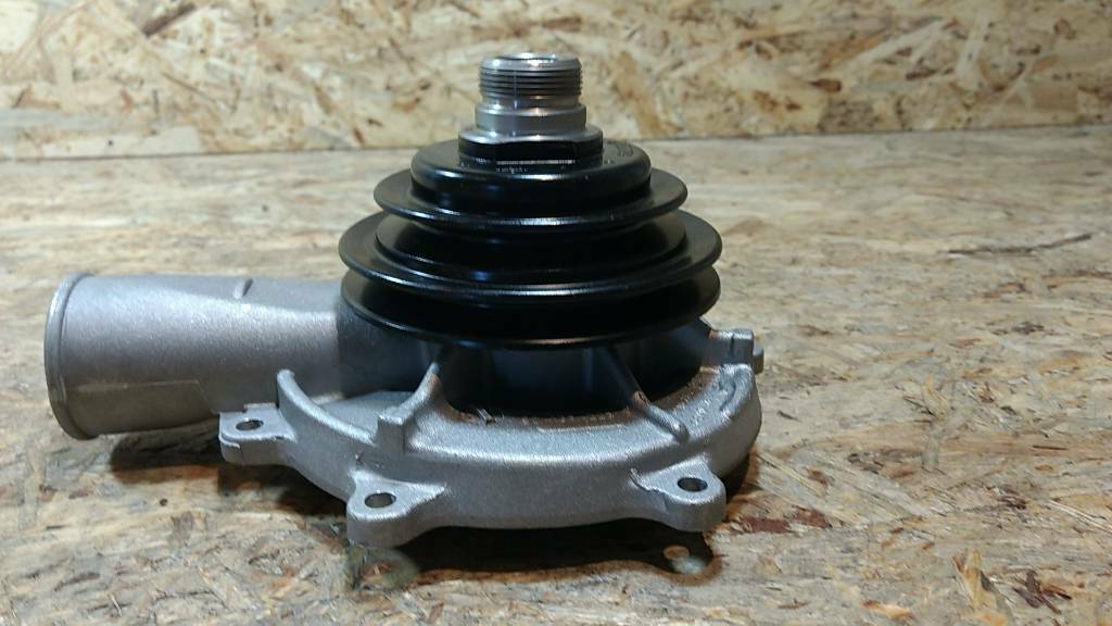 Original GM Opel Ascona B Rekord E Wasserpumpe NEU