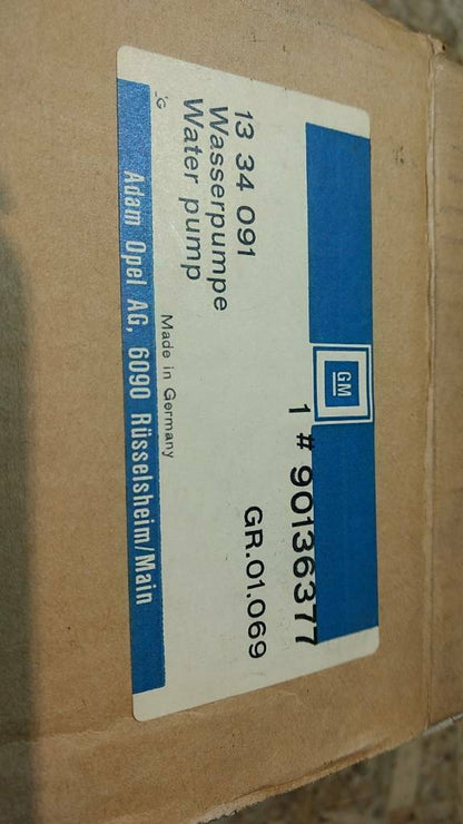 Original GM Opel Ascona B Rekord E Wasserpumpe NEU