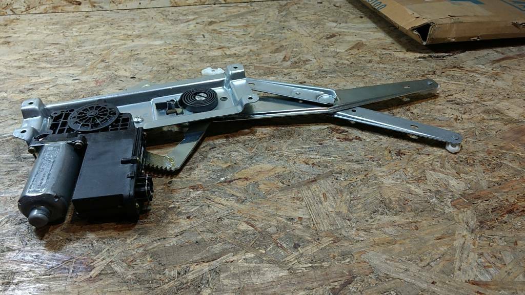 Original Opel Fensterheber elektrisch hinten rechts Vectra B NEU