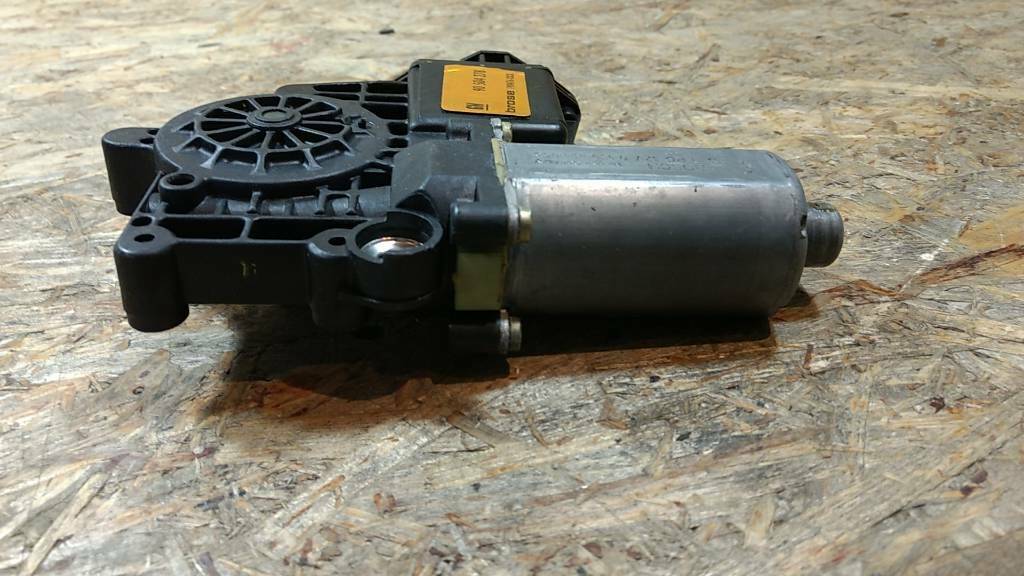Original GM Opel Vectra A Fensterhebermotor vorne rechts NEU