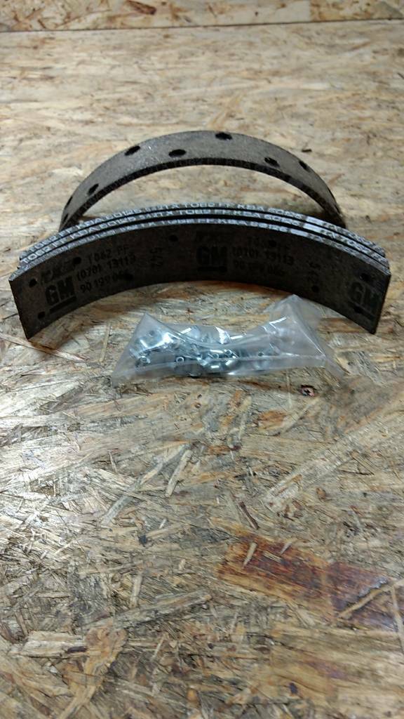 Original GM Opel Bremsbacken Kadett E Ascona C NEU
