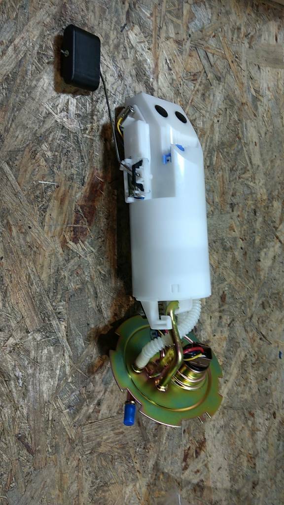 Original GM Daewoo Opel Benzin Kraftstoffpumpe 2.0 NEU