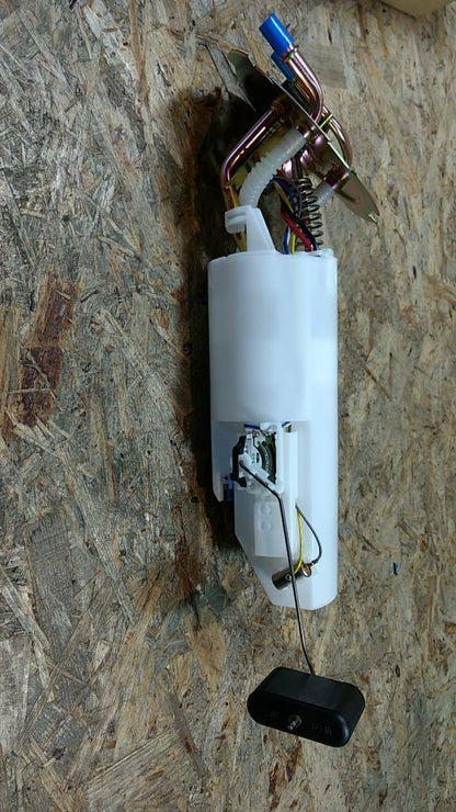 Original GM Daewoo Opel Benzin Kraftstoffpumpe 2.0 NEU