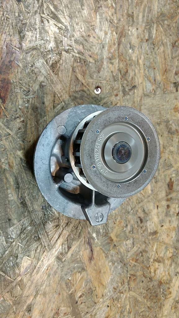 Original Opel Wasserpumpe Kadett E Ascona C1.6 1.8 8V C18NE NEU