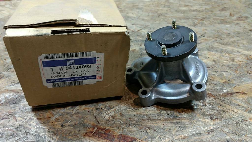 Original GM Opel Wasserpumpe Corsa A Kadett E 1.5D NEU