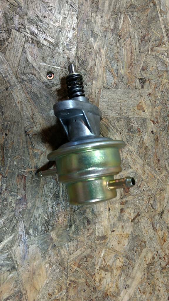 Original GM Opel Corsa A Kadett E Kraftstoffpumpe NEU
