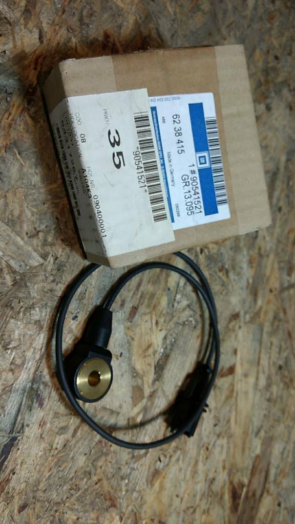 Original GM Opel Omega B 3.2v6 Klopfsensor NEU
