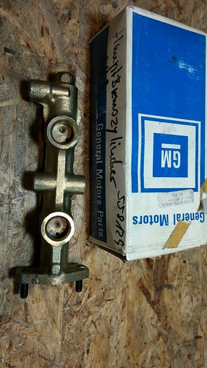 Original GM Opel Kadett D Hauptbremszylinder NEU
