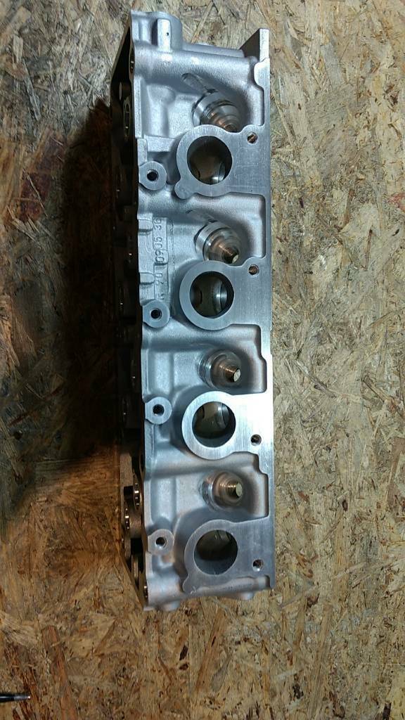 Original GM Opel Rekord E 1,8L 90PS mit Vergaser Zylinderkopf  NEU