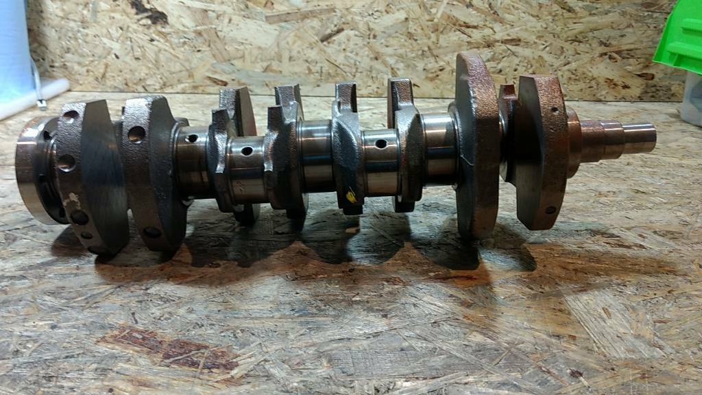 Original GM Opel Kadett E Ascona C 18E 18SE Kurbelwelle NEU