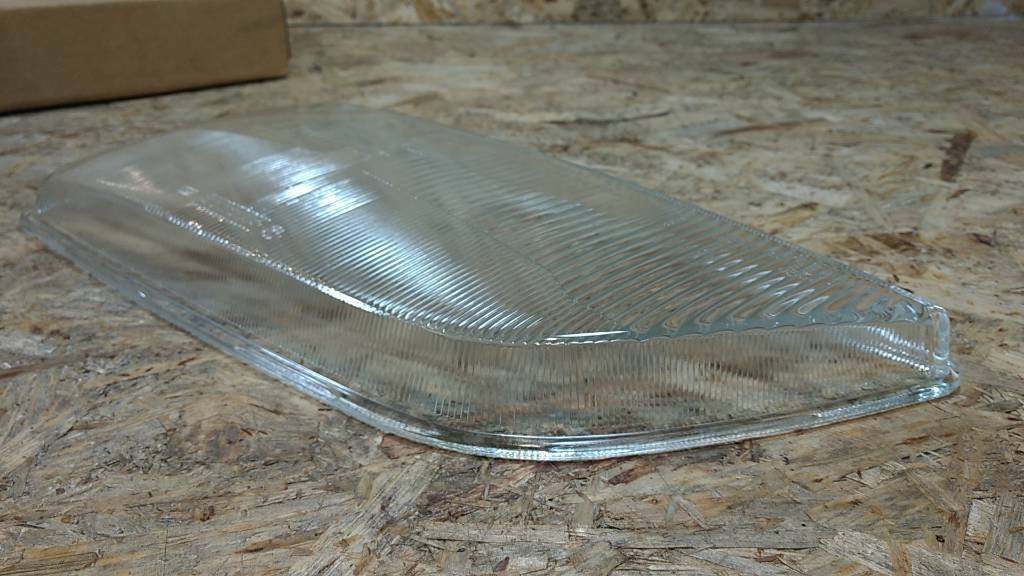 Original GM Opel Omega A Scheinwerferglas Streuscheibe NEU