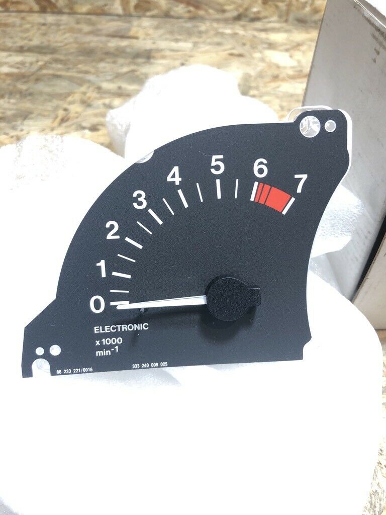 Original GM Opel Calibra Vectra Drehzahlmesser Neu