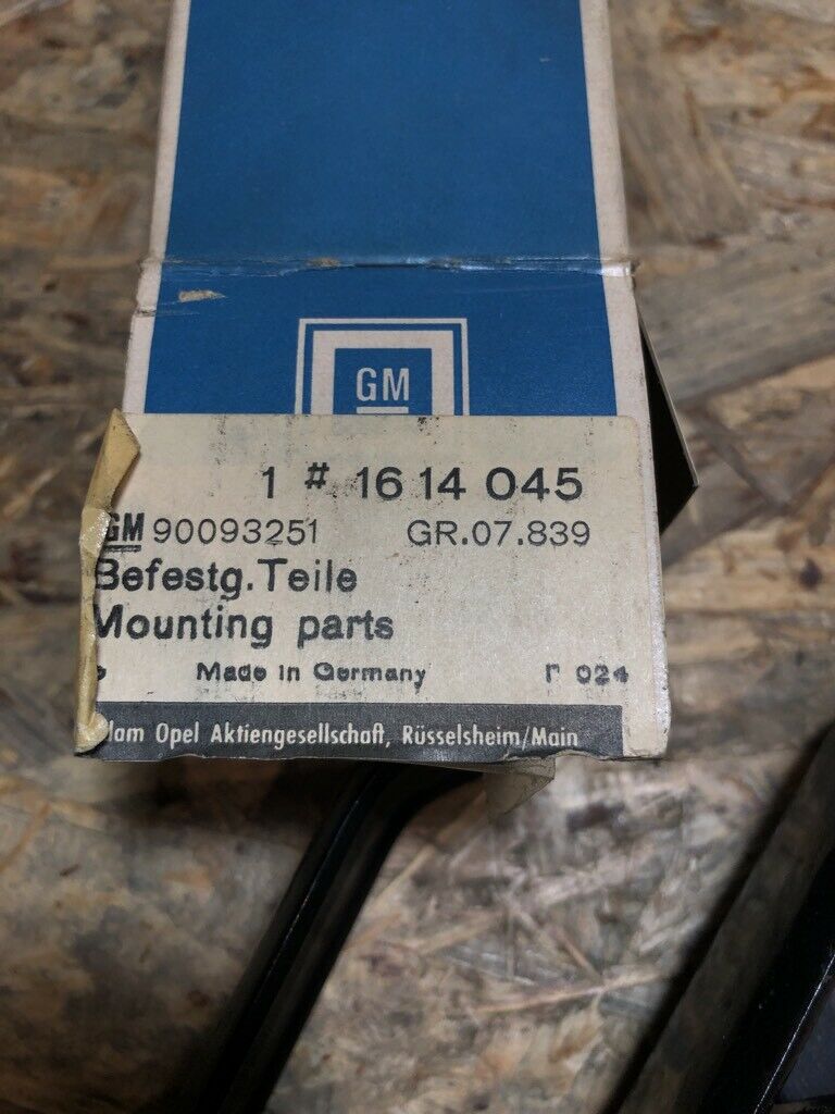 Original GM Opel Manta B Stoßtangen Halter Set hinten *NEU*