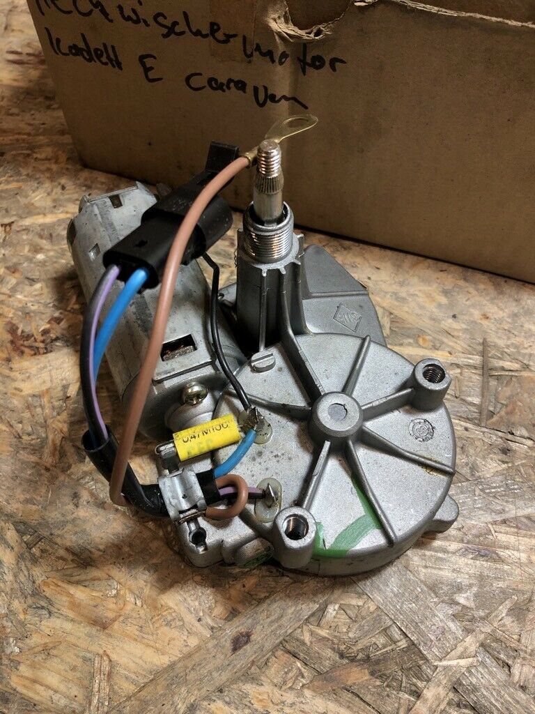 Original GM Opel Kadett E Caravan Heckwischermotor *NEU*