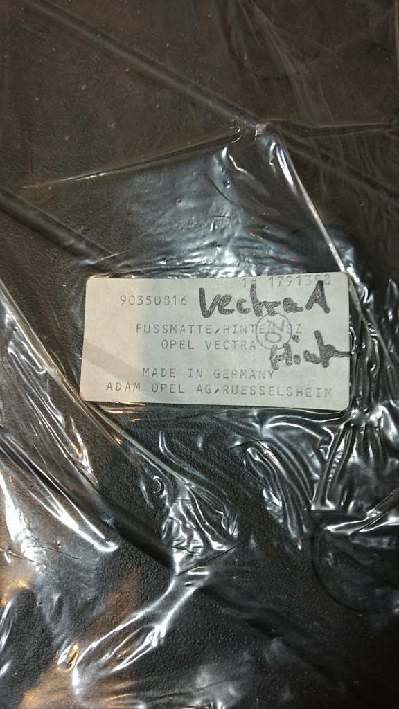 Original GM Opel Vectra A Gummi-Fußmatten-Set hinten NEU