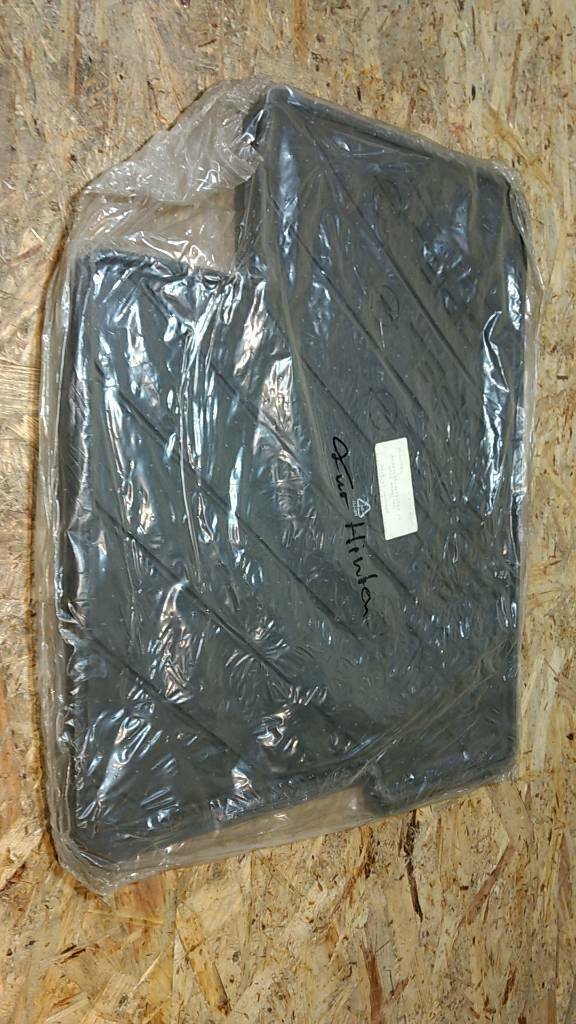 Original GM Opel Kadett E Gummi-Fußmatten-Set hinten NEU