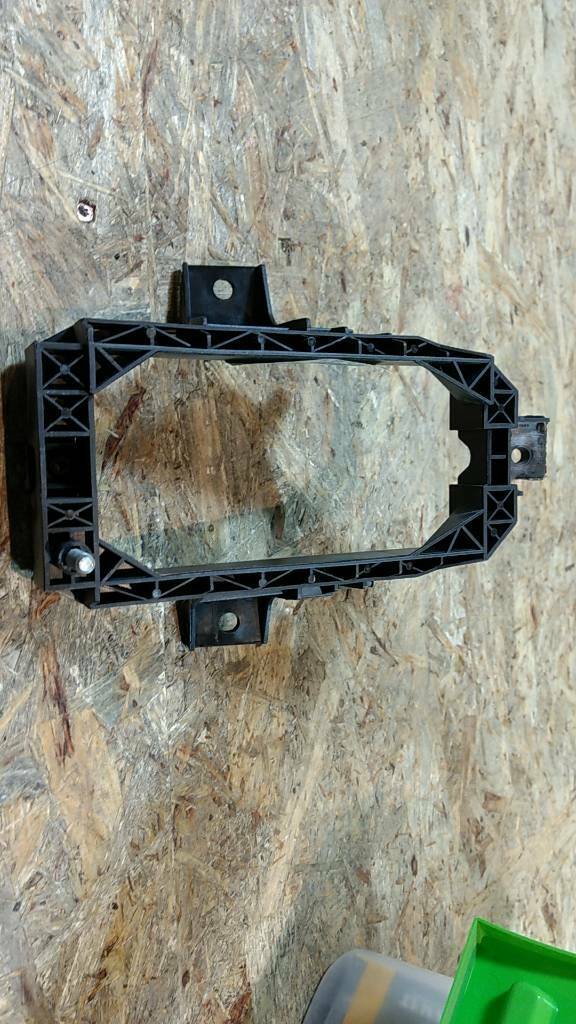 Original GM Opel Omega B Rahmen Nebelscheinwerfer rechts NEU