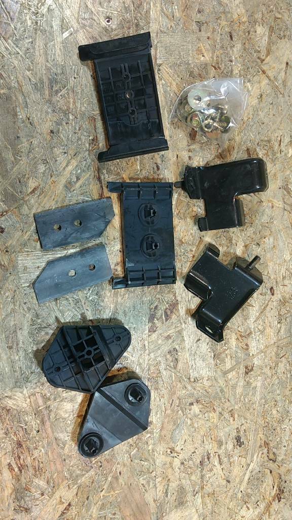 Original GM Opel Rekord E Befestigungssatz Heckstoßstange NEU