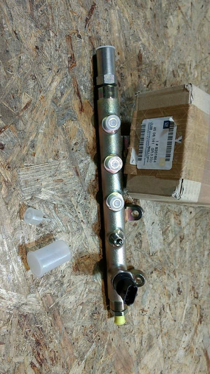Original GM Opel Verteilerrohr Kraftstoffeinsp.pumpe Movano NEU
