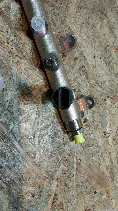 Original GM Opel Verteilerrohr Kraftstoffeinsp.pumpe Movano NEU