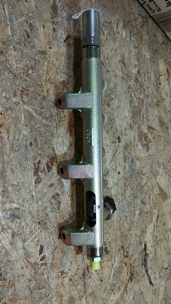 Original GM Opel Verteilerrohr Kraftstoffeinsp.pumpe Movano NEU