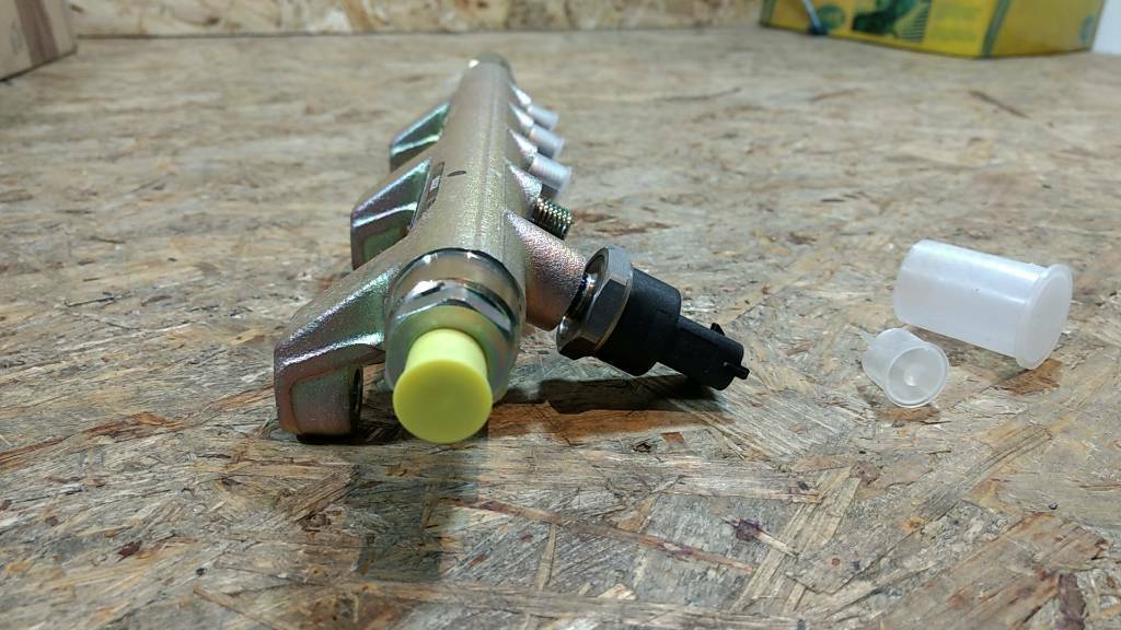 Original GM Opel Verteilerrohr Kraftstoffeinsp.pumpe Movano NEU
