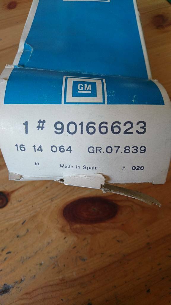 Corsa A Stufenheck Befestigungssatz Stoßstange hinten Neu GM