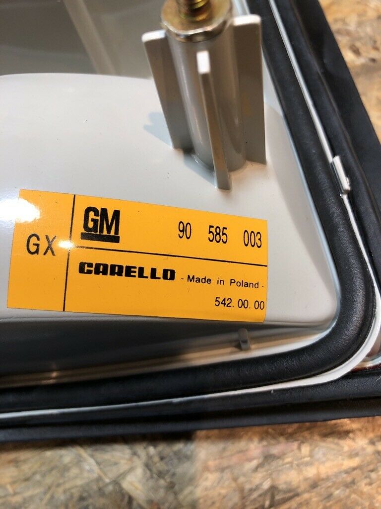 Original GM Opel Vectra B Caravan Rückleuchte Rechts NEU