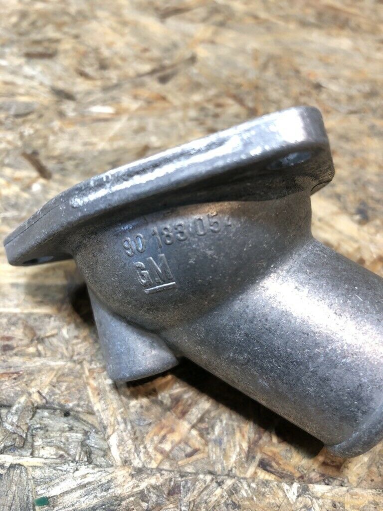 Original GM Opel Ascona C Kadett E Wasserauslass stutzen *NEU*