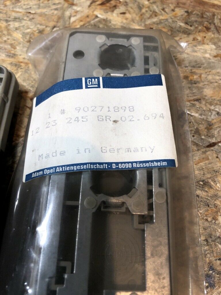 Original GM Opel Omega A Caravan Kontaktplatte Rücklicht *NEU*
