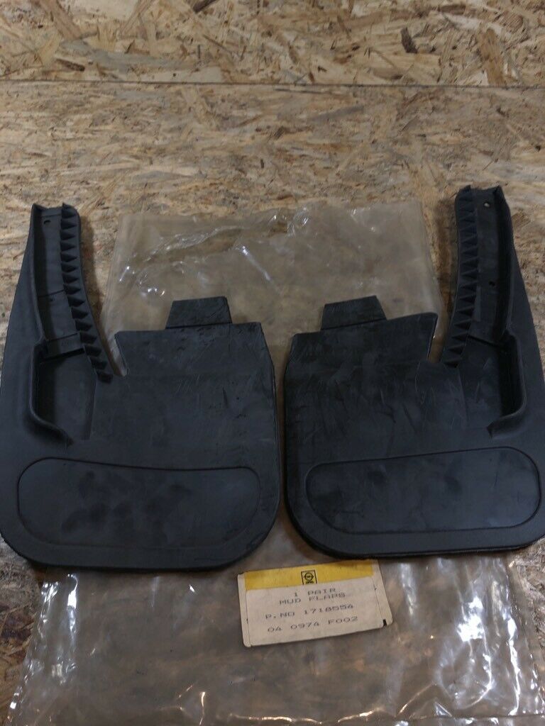 Original GM Opel Omega A Schmutzlappen hinten *NEU*