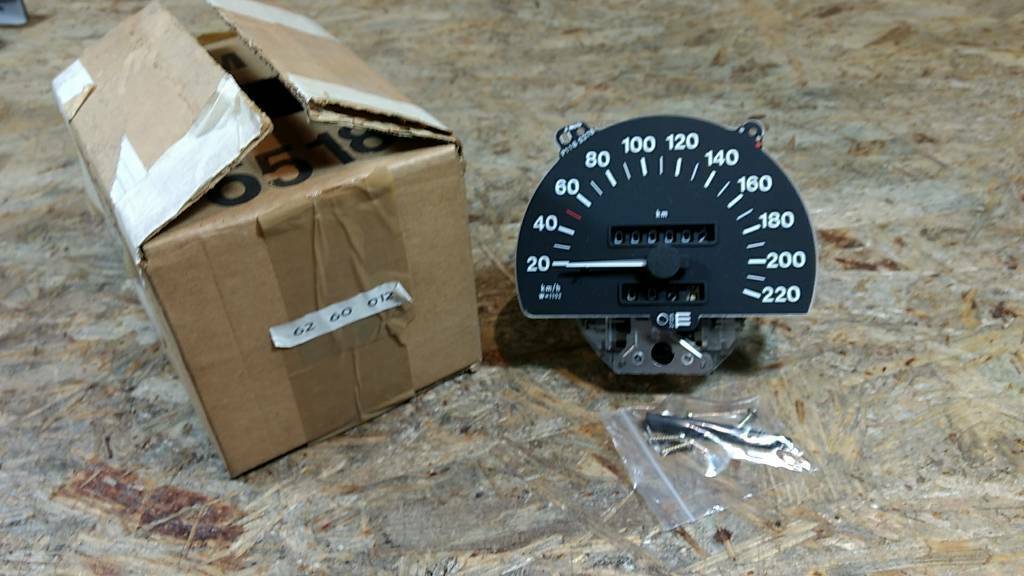 Original GM Opel Tachometer /  Tacho Km / H W=1773 Modell? NEU