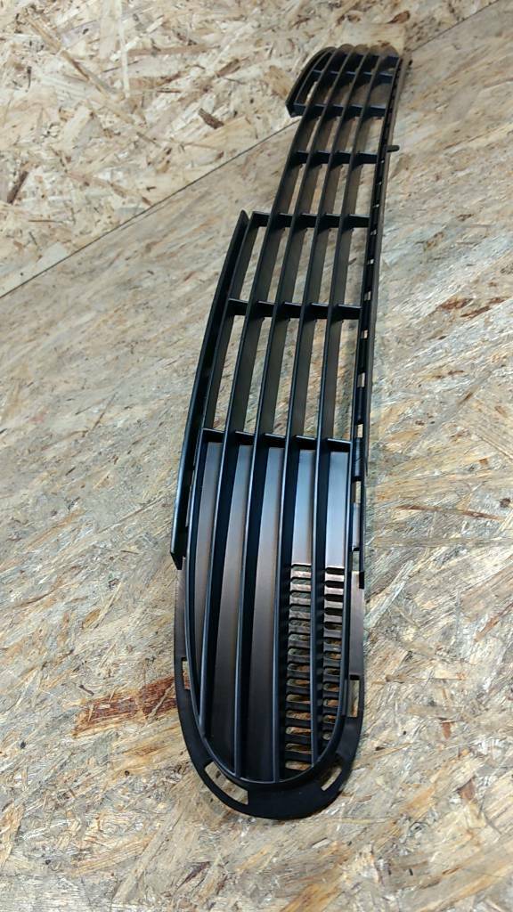 Original GM Opel Vectra B Limo Stoßfängergrill vorne NEU