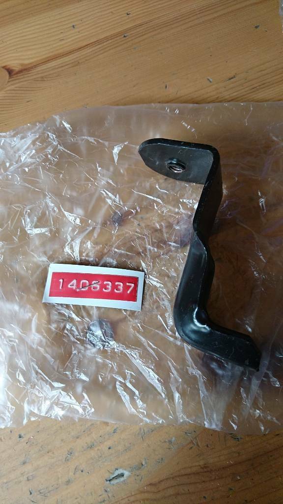 Kadett C Halter Stoßstange hinten innen neu original GM