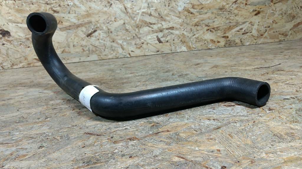 Original GM Opel Omega A Kühlerschlauch Auslassschlauch unten NEU