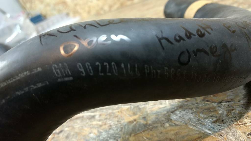 Original GM Opel Kadett E Caravan Omega A Kühlerschlauch oben NEU
