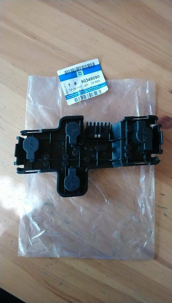 Rückleuchte Lampenträger neu Original GM