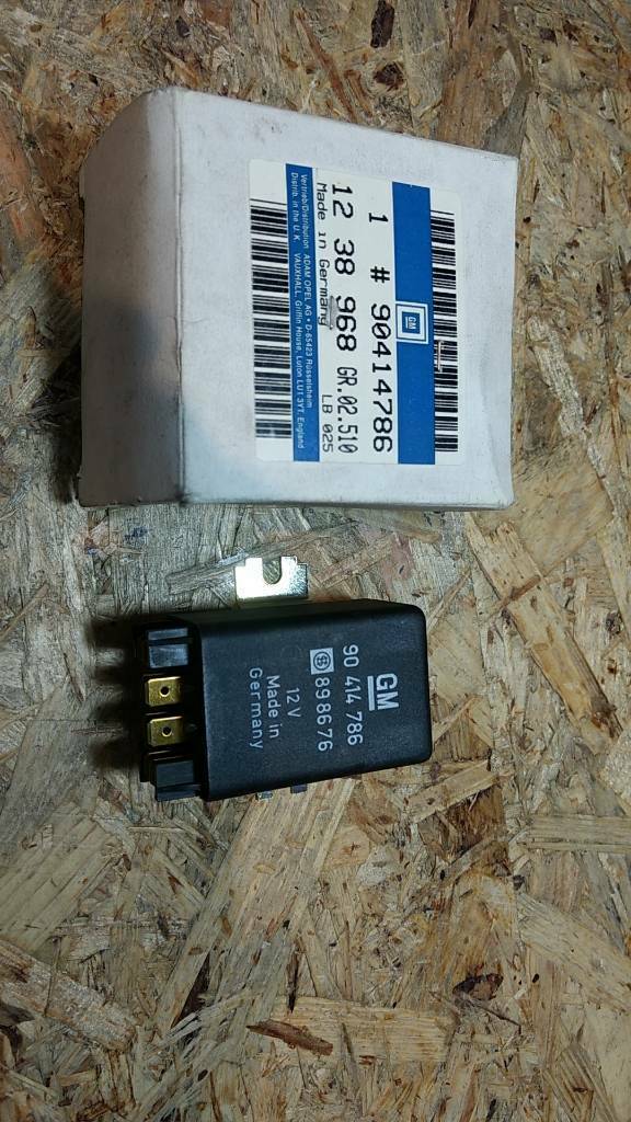 Original GM Opel Astra Calibra Corsa uvm Relais SW Lichthupe NEU