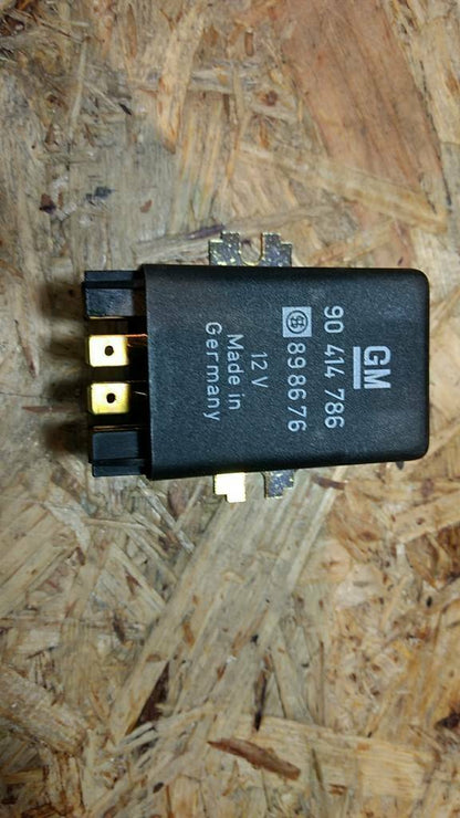 Original GM Opel Astra Calibra Corsa uvm Relais SW Lichthupe NEU