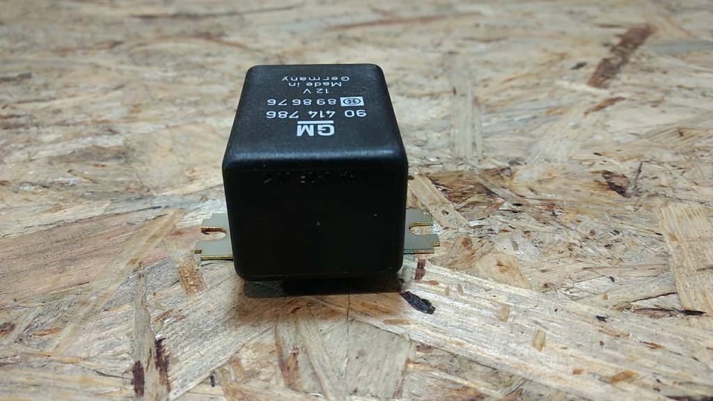 Original GM Opel Astra Calibra Corsa uvm Relais SW Lichthupe NEU