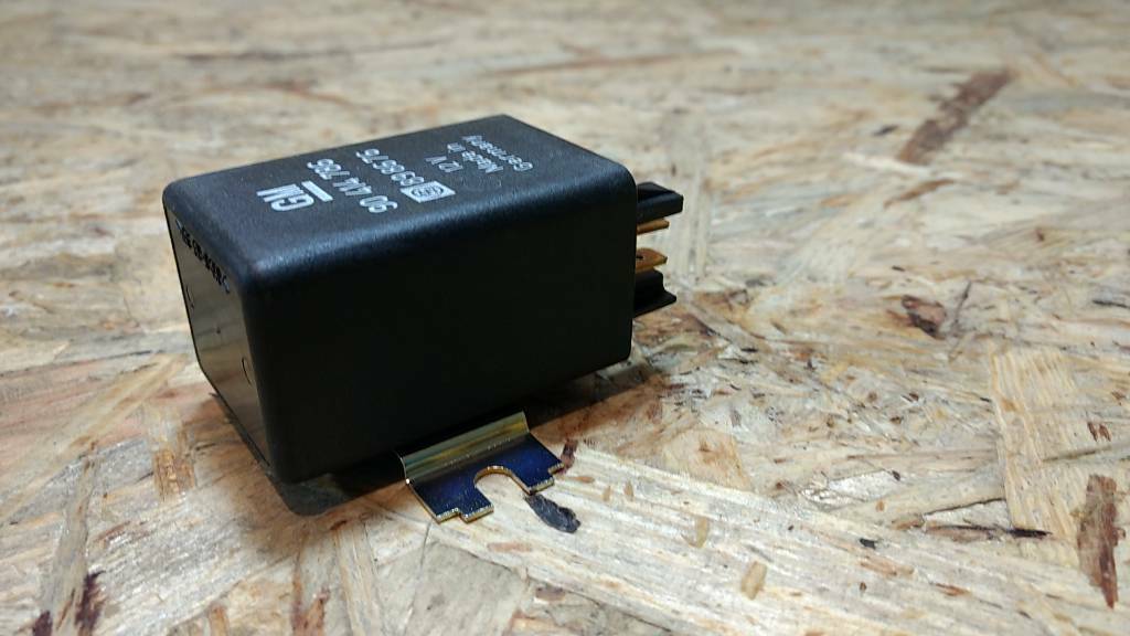 Original GM Opel Astra Calibra Corsa uvm Relais SW Lichthupe NEU
