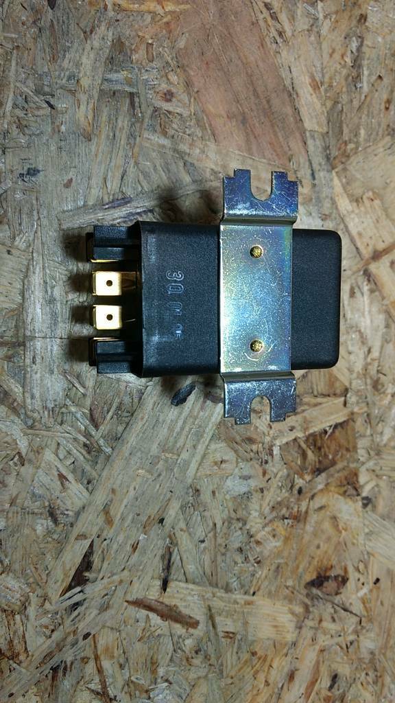Original GM Opel Astra Calibra Corsa uvm Relais SW Lichthupe NEU
