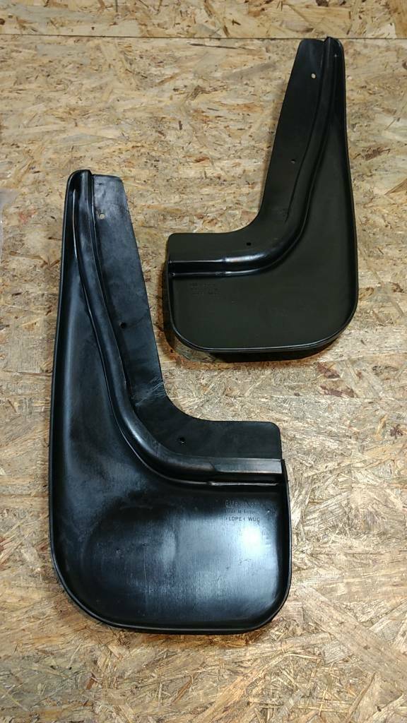 Astra Hatchback Schmutzfänger hinten original GM Opel NEU